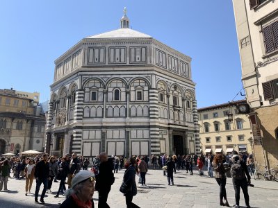 Bapistery in Piazza San Giovanni400