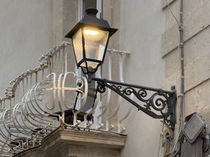 ies & lamps300